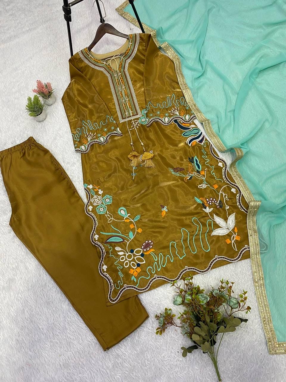 Glass Roman Embroidery Kurti Pant Set | Georgette Dupatta, Indian Wedding Wear