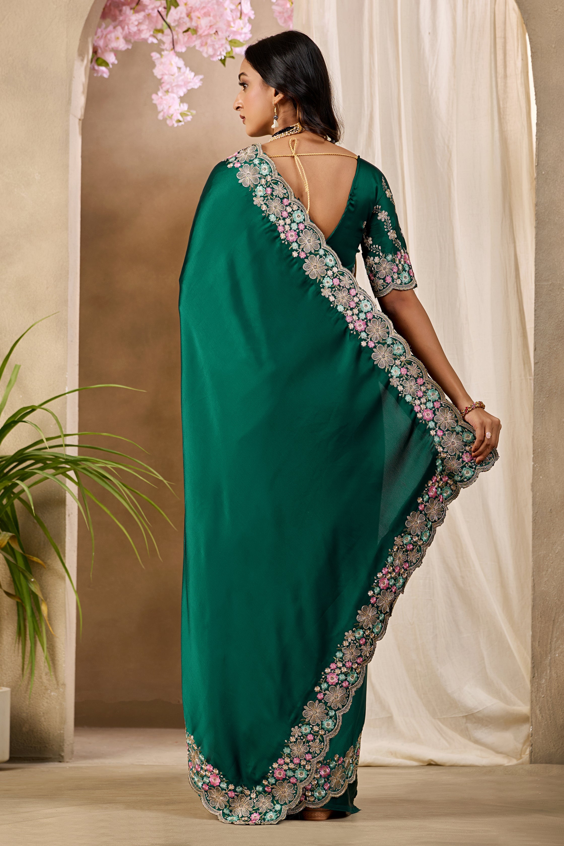 KHUSHI Georgette Digital Floral Printed Saree - Bottle Green
