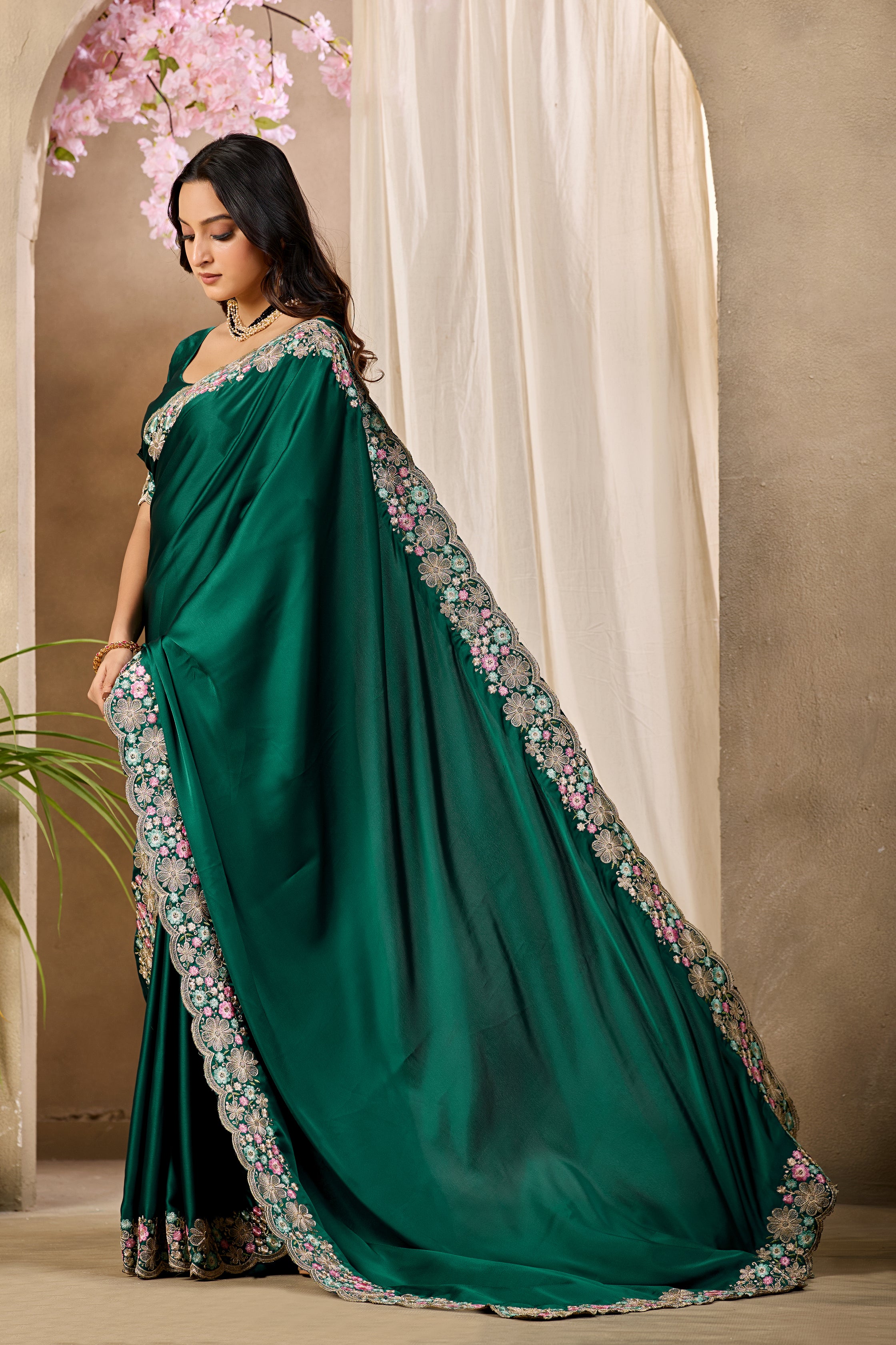 KHUSHI Georgette Digital Floral Printed Saree - Bottle Green