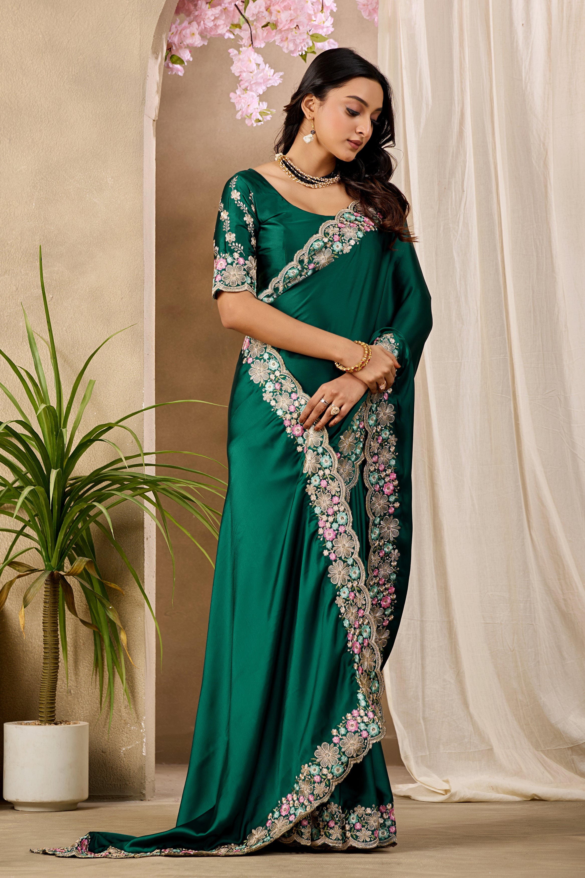 KHUSHI Georgette Digital Floral Printed Saree - Bottle Green