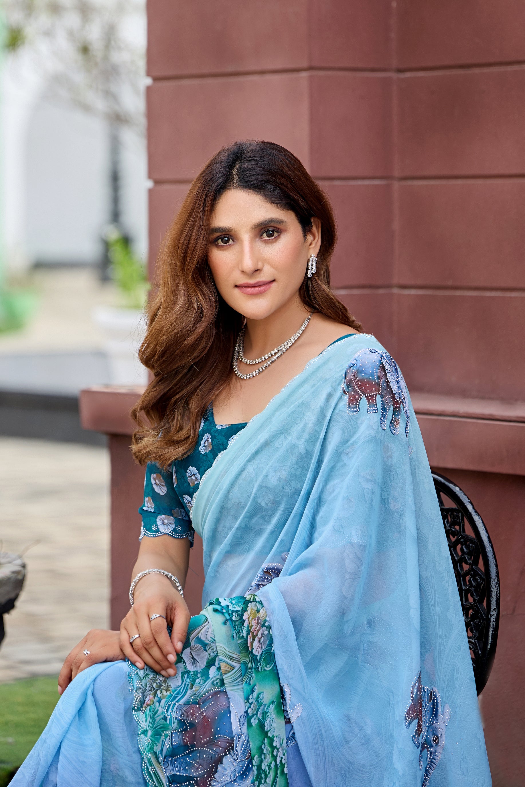 NIRALI Georgette Digital Floral Printed Saree - Mor Peach